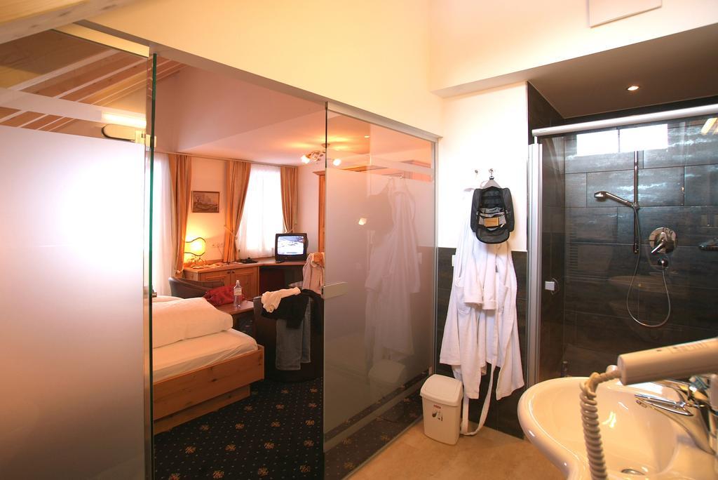 Hotel Fatlar Ишгъл Стая снимка