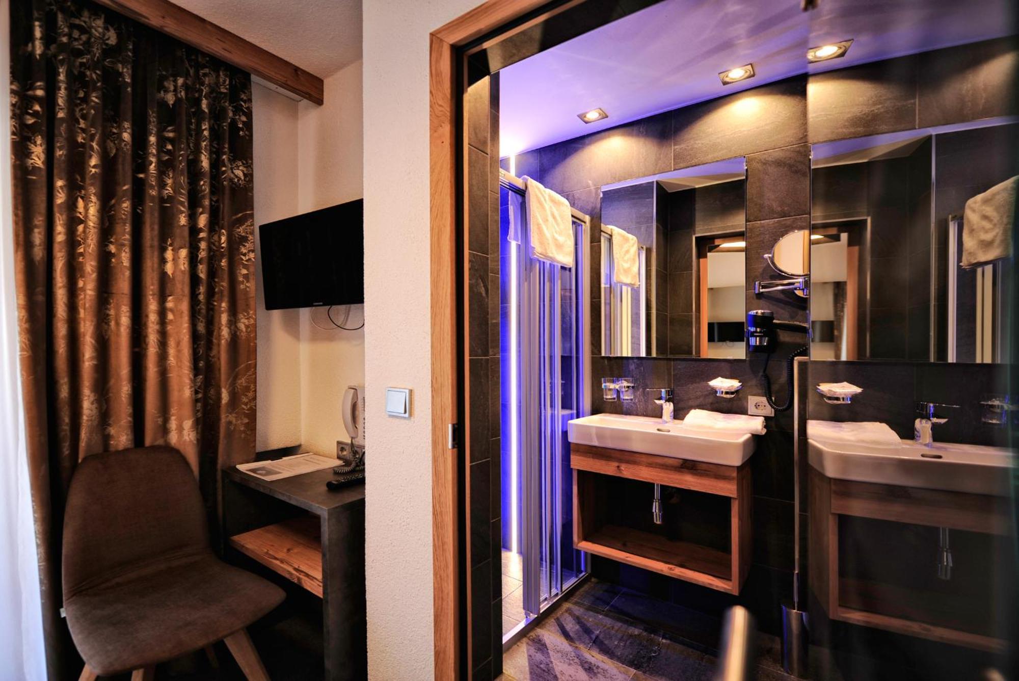 Hotel Fatlar Ишгъл Екстериор снимка