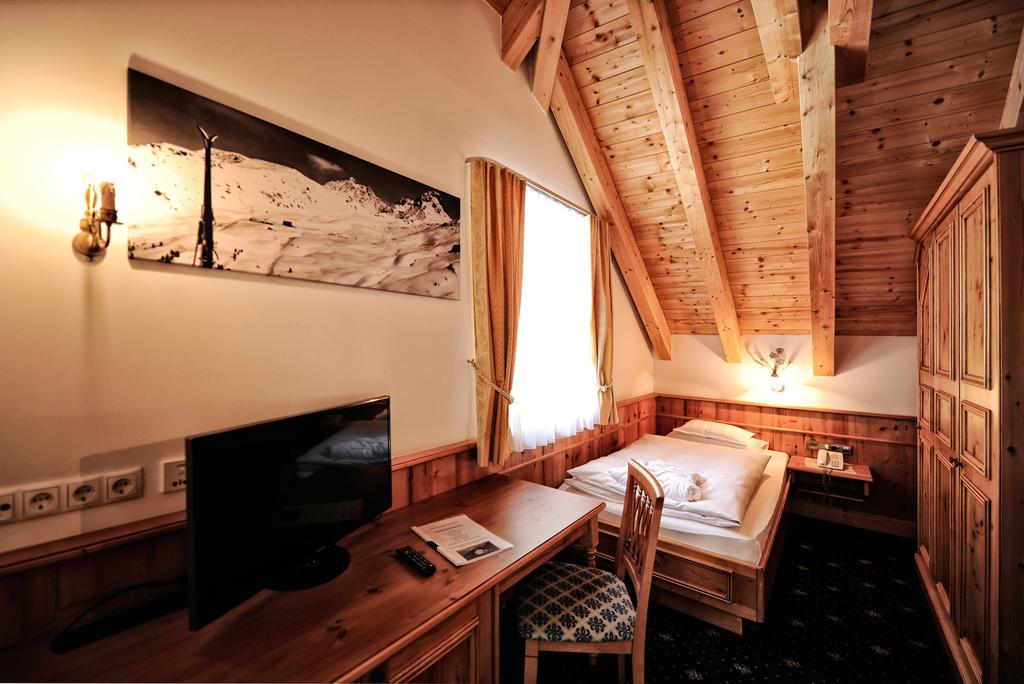 Hotel Fatlar Ишгъл Екстериор снимка